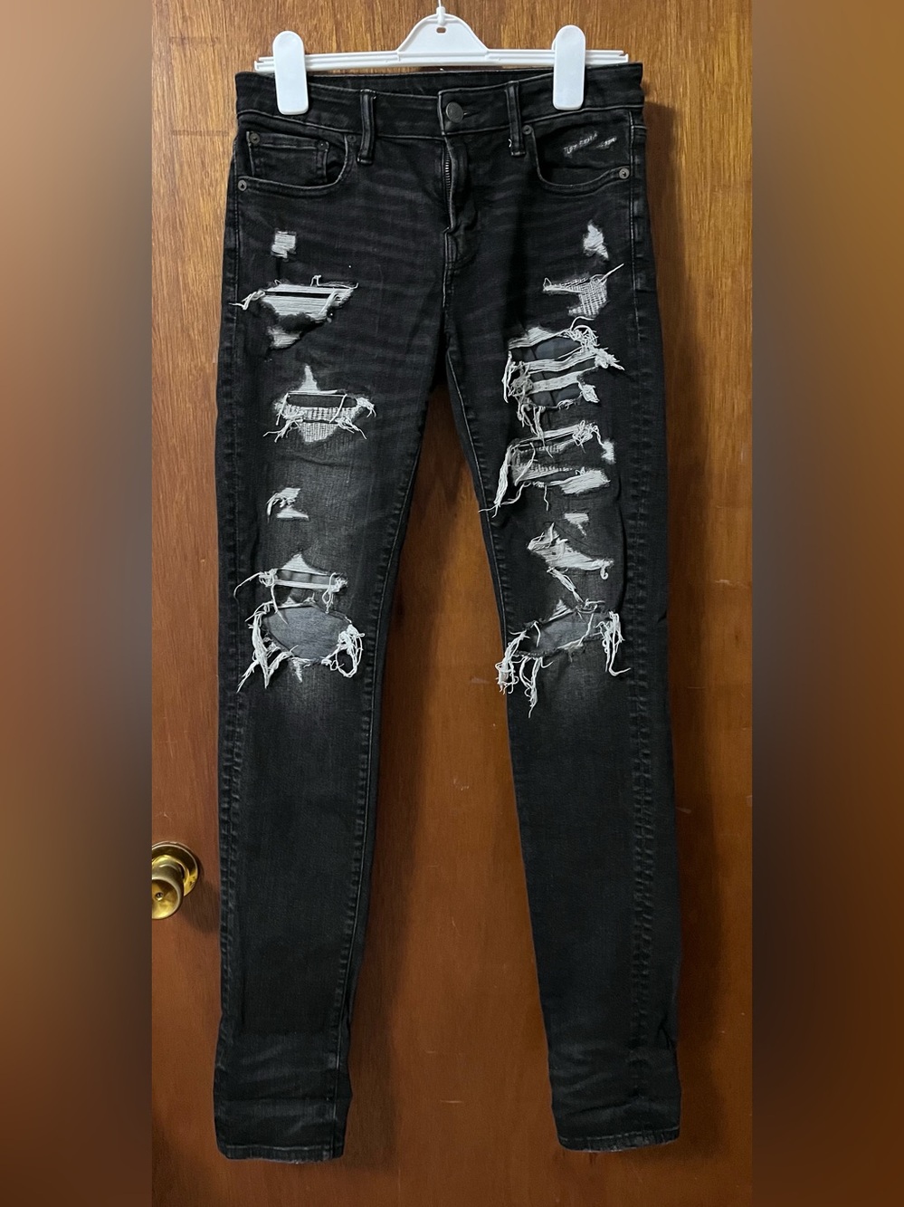 American Eagle Men’s Black Distressed Skinny Jeans